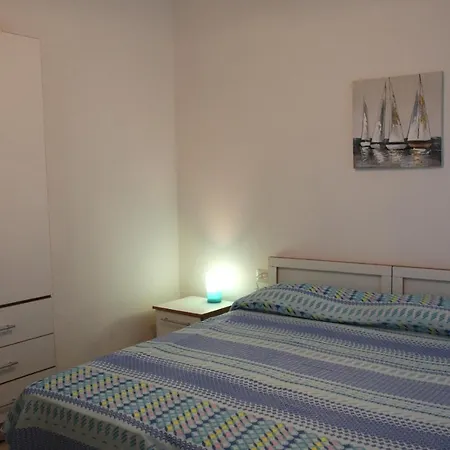 Bilocale Sunlight 公寓