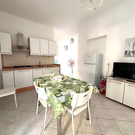 Bilocale Sunlight 公寓 *